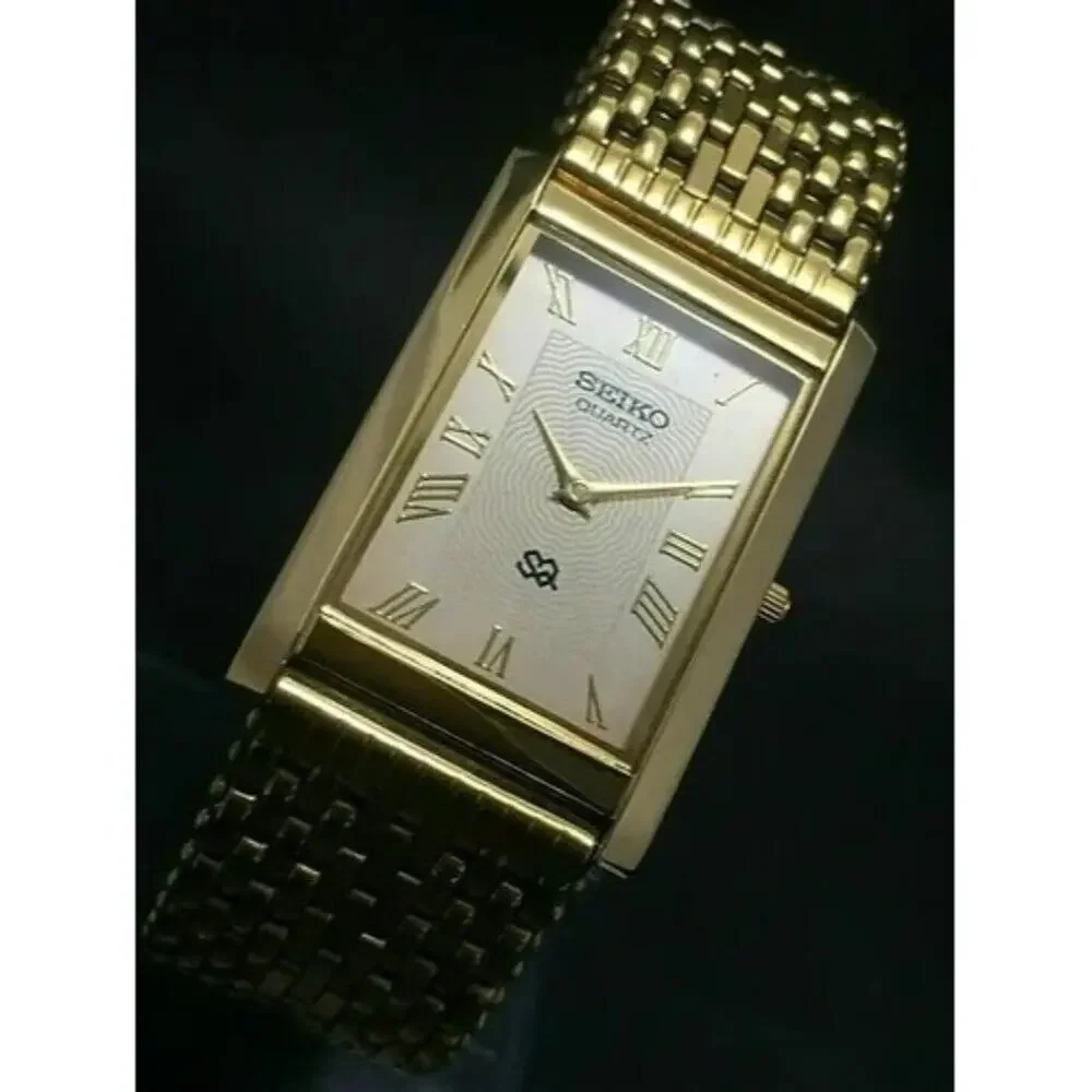 Vintage Style Seiko Quartz Mens Gold Watch & White accents W/ Metal Strap